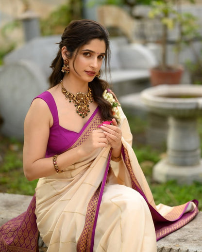 Lissome Cream Soft Silk Saree with Mellifluous Blouse Piece