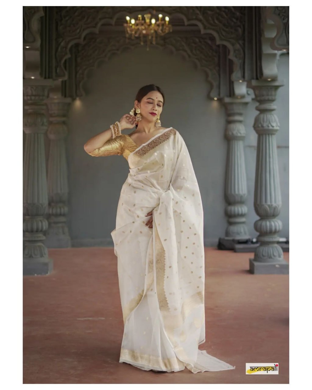 Delectable White Soft Silk Saree With Palimpsest Blouse Piece