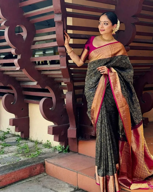 Opulent Green Kanjivaram Silk With Redolent Blouse Piece