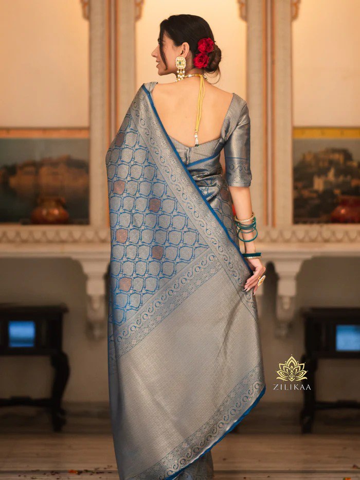 Splendorous Rama Kanjivaram Silk Saree With Felicitous Blouse Piece