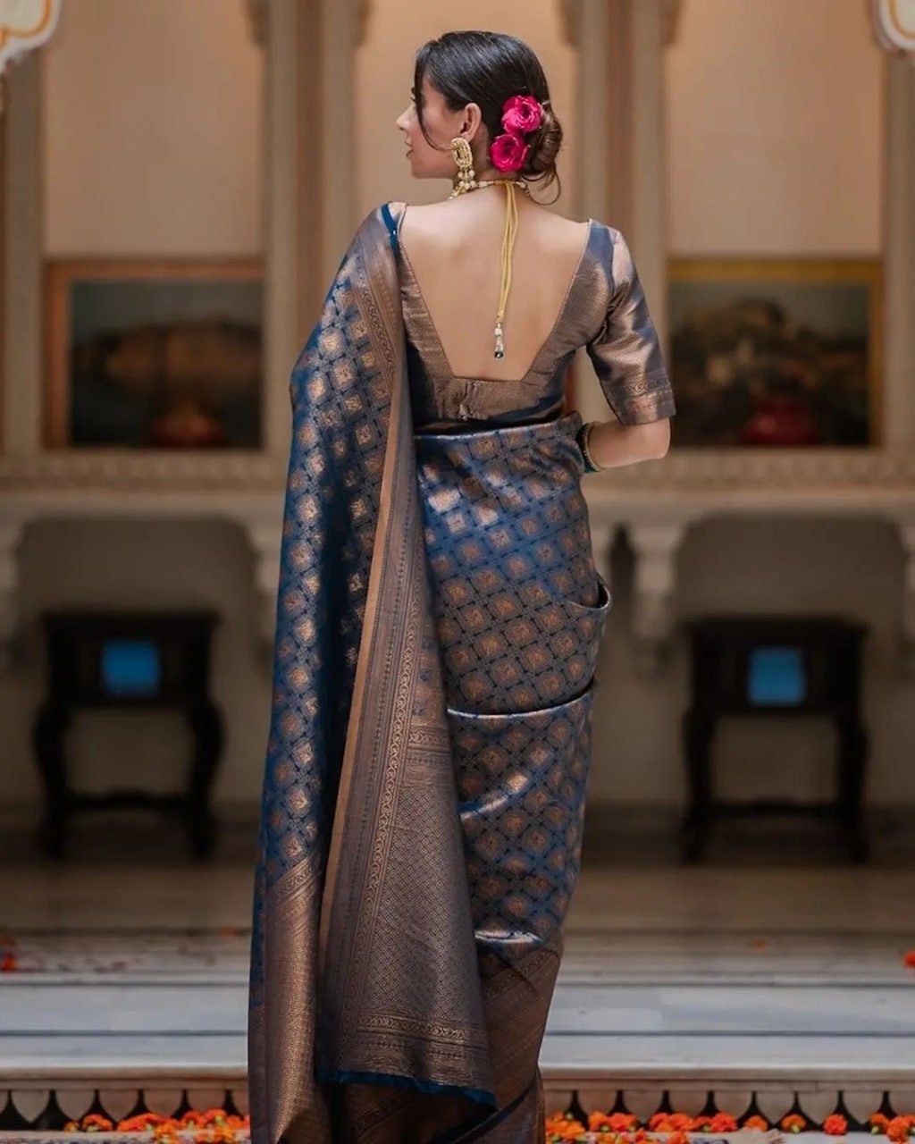 Desuetude Rama Soft Silk Saree With Bewitching Blouse Piece