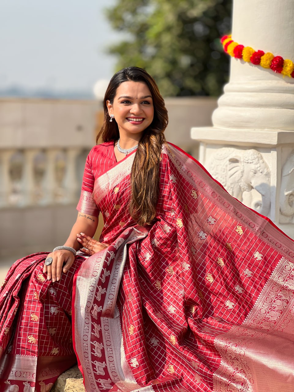 Bewitching Red Soft Silk Saree With Conflate Blouse Piece