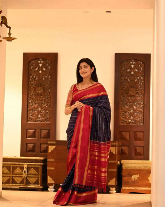 Blooming Red Cotton Silk Saree With Wonderful Blouse Piece