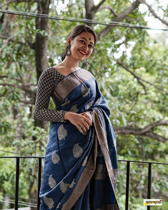 Beautiful Navy Blue Soft Silk Saree With Hypnotic Blouse Piece