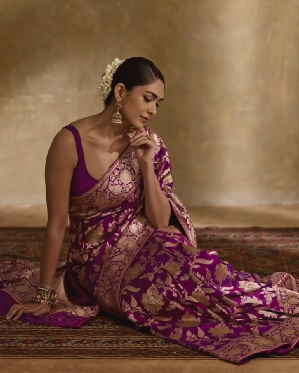 Desirable Purple Banarasi Silk Saree With Prettiest Blouse Piece
