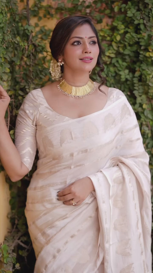 An Insanely Baby Pink Soft Silk Saree with Fairytale Blouse Piece